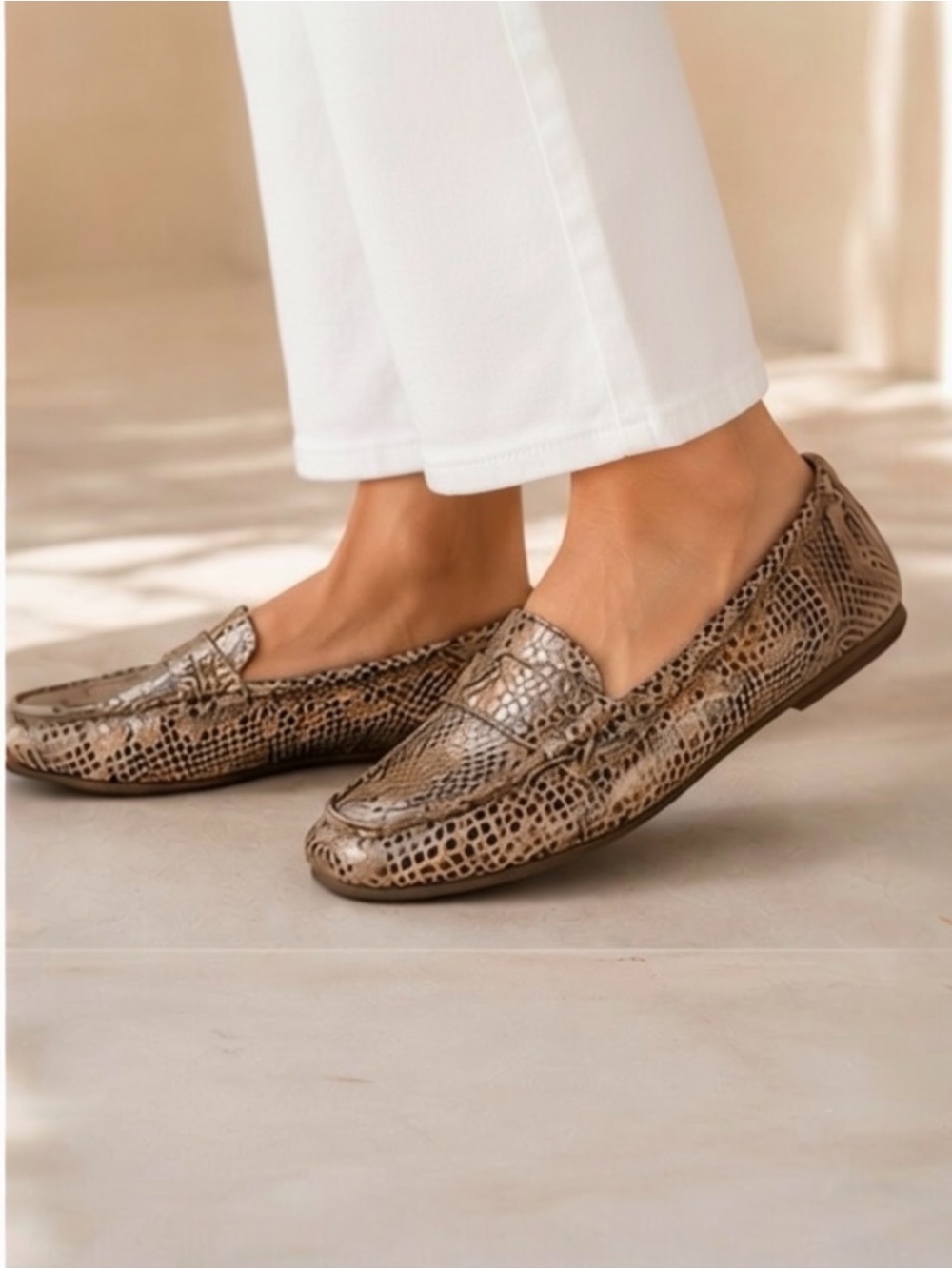 Vionic Chill Larrun Bronze Snake Print Leather Loafers Orthotic Comfort Sz 8.5